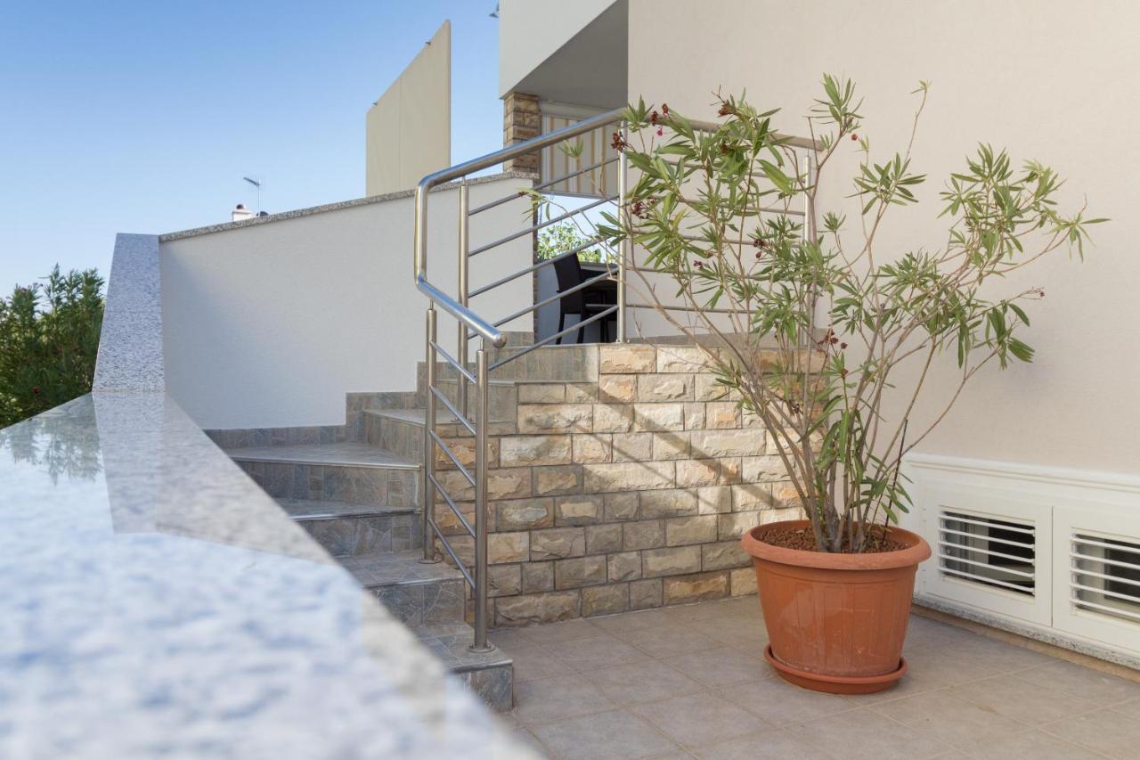 Kristi Apartment Complex Near The Sandy Beach - By Ta Leut Agency Privlaka  Exterior photo